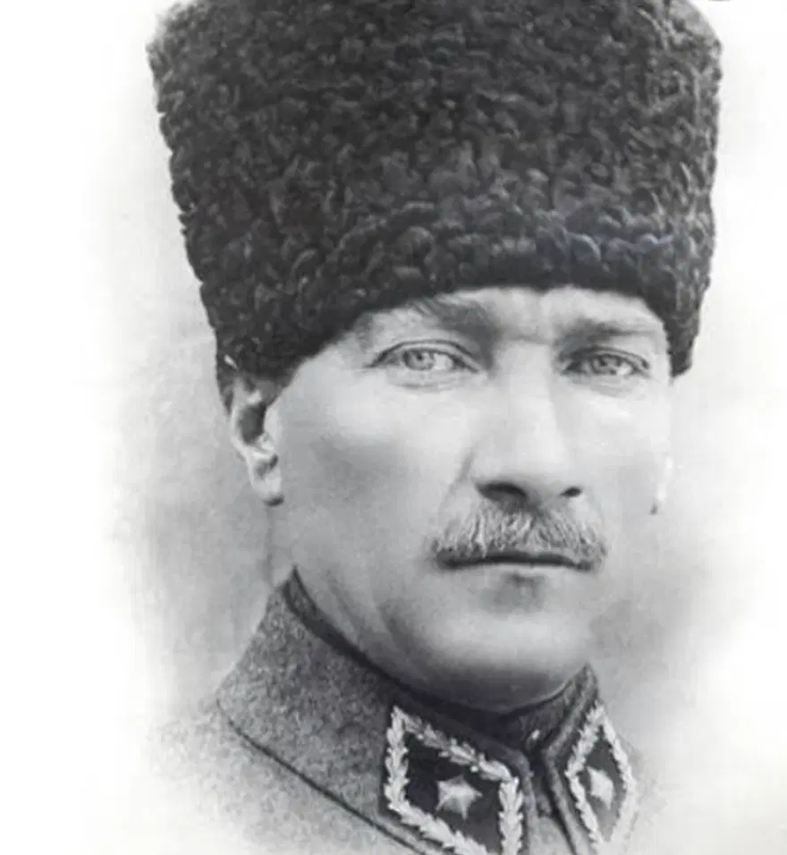 Ünlülerden 30 Ağustos Zafer Bayramı paylaşımları 11