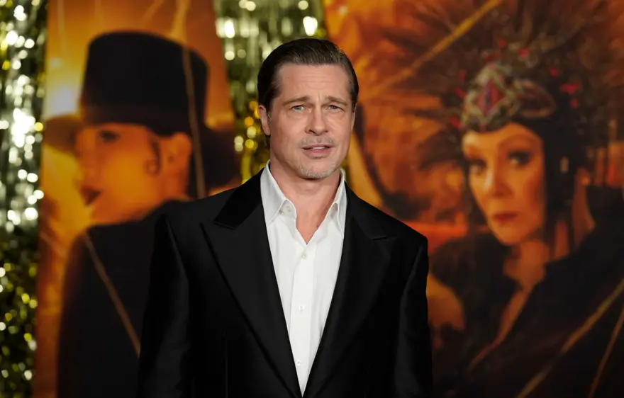 Margot Robbie ve Brad Pitt'in başrolünde olduğu 'Babylon' prömiyerinde kırmızı halı şıklığı 6