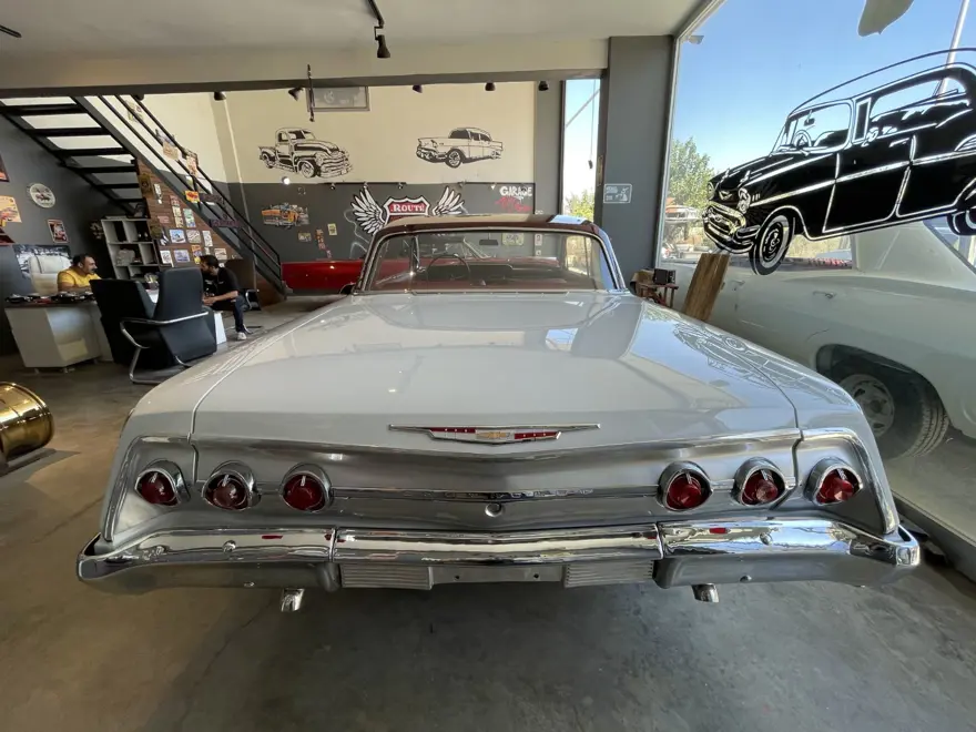 İşini bırakıp klasik otomobil garajı açtı: Bu otomobillerin bir ruhu var 1