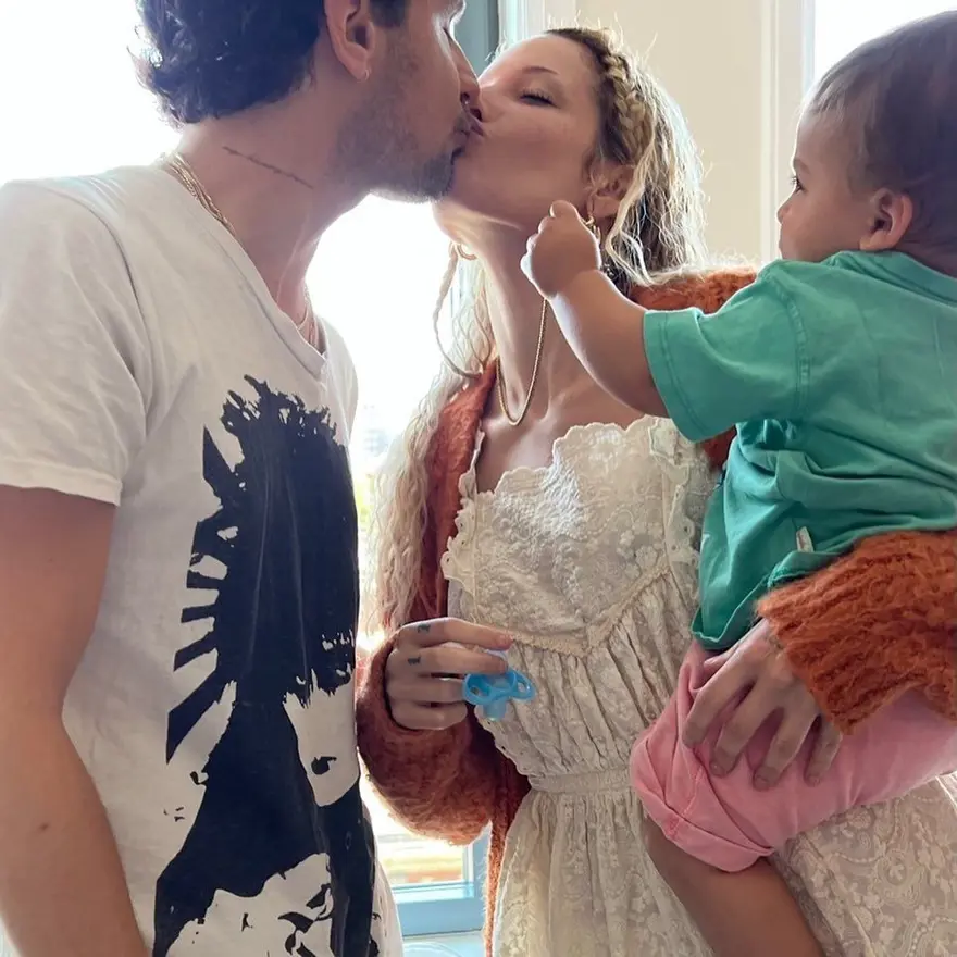 Halsey: Anne sütü cilde iyi geliyor 