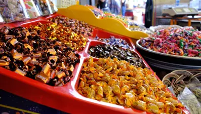 Ramazan Bayramı’na sayılı günler kala şekerler tezgâhları renklendirdi