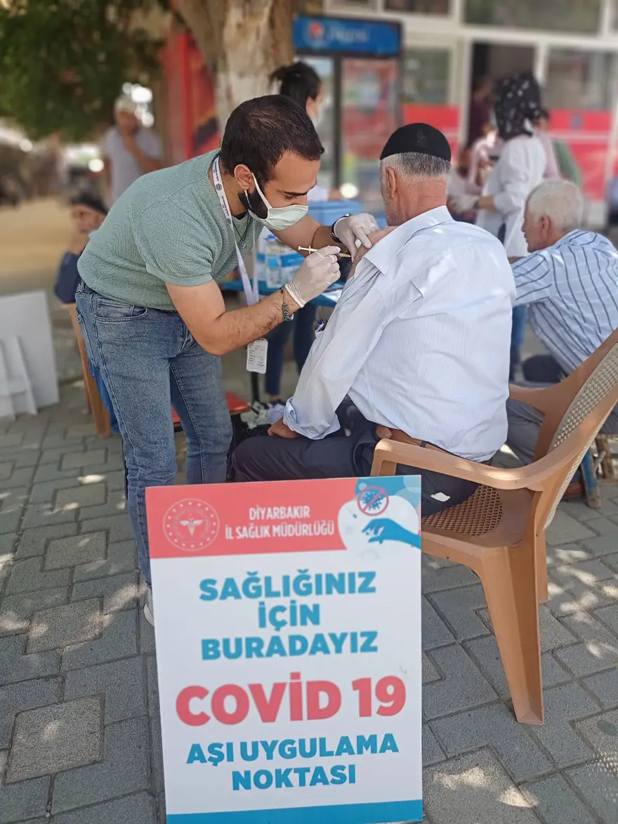 DİYARBAKIR'DA ÇARŞIDA AŞI NOKTASI 21