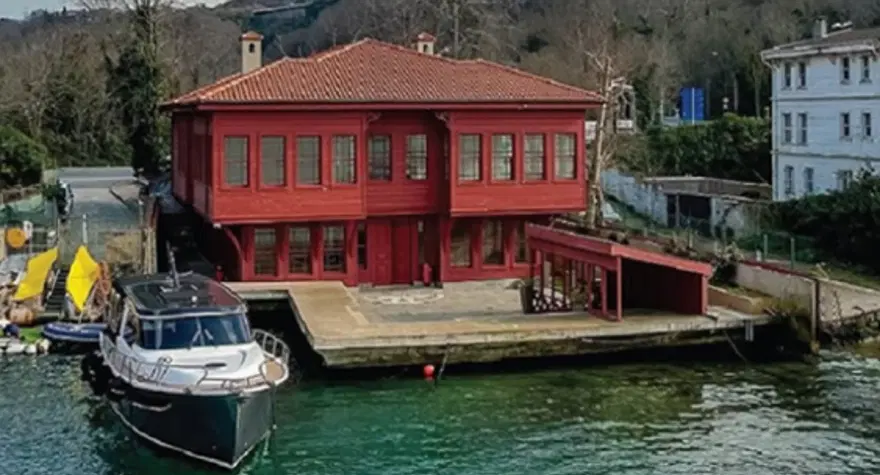 KIRMIZI YALI'YI SATIN ALMIŞTI 2 KIRMIZI YALI'YI SATIN ALMIŞTI 2