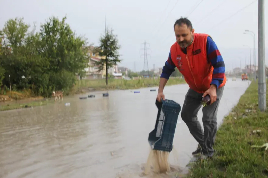 Kütahya Domaniç'i dolu ve sel vurdu 2
