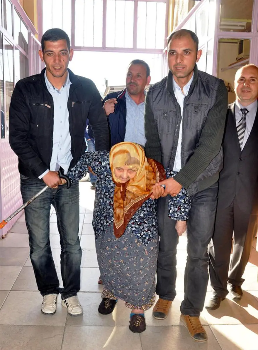 Son anda oy kullandı 17 Son anda oy kullandı 17