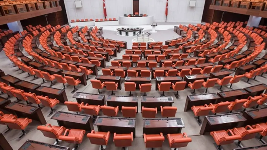 18 yaş altı suçlu düzenlemesi yargı paketinden çıkarıldı