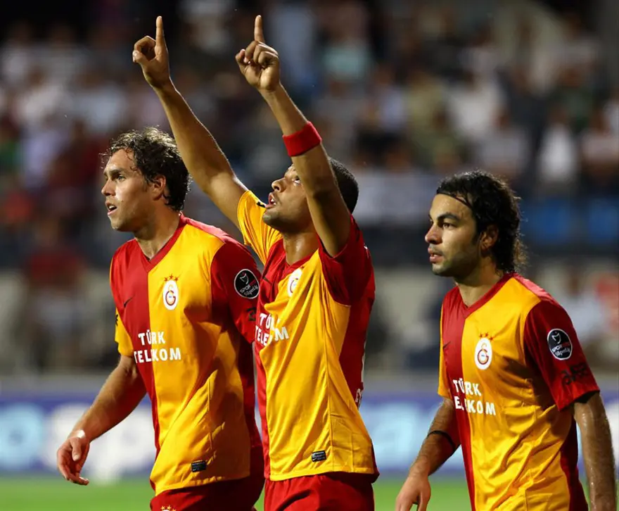 Galatasaray 1 puanı kurtardı 15