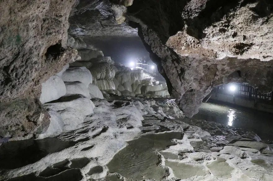 'Yer altındaki gizli Pamukkale' Kaklık Mağarası'nda çökme tehlikesi 5