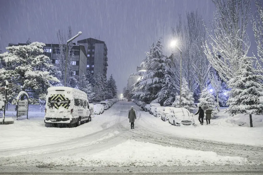 Ankara beyaza büründü, sırada İstanbul var 2 Ankara beyaza büründü, sırada İstanbul var 2