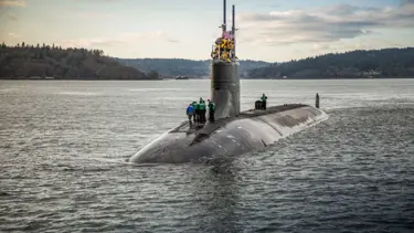 ABD denizaltısı Pasifik'te bilinmeyen bir cisme çarptı