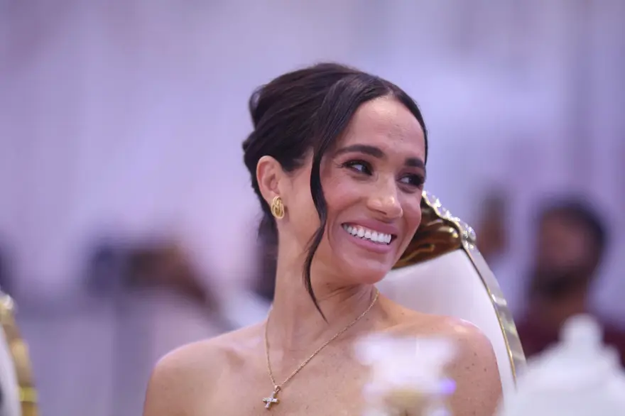 Meghan Markle, Prenses Diana'nın kolyesini taktı 1