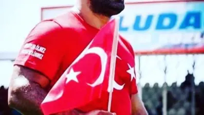 Antalyalı başpehlivan Ali Altun kalbine yenildi