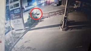 Eski kocasını sokakta ayağından vurdu Eski kocasını sokakta ayağından vurdu