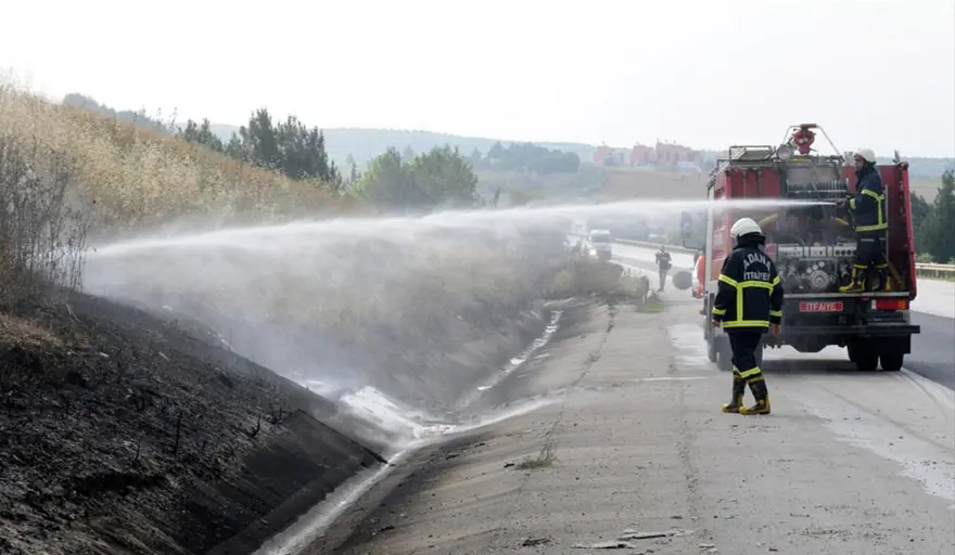 Petrol yüklü tanker devrildi: 1 ölü 2 Petrol yüklü tanker devrildi: 1 ölü 2