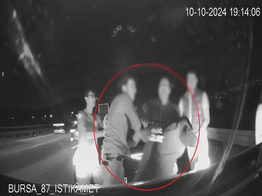 Kalp krizi geçirenhastayı taşıyan ambulans şoförüne saldırıda 54 gün sonra tahliye 4 Kalp krizi geçirenhastayı taşıyan ambulans şoförüne saldırıda 54 gün sonra tahliye 4