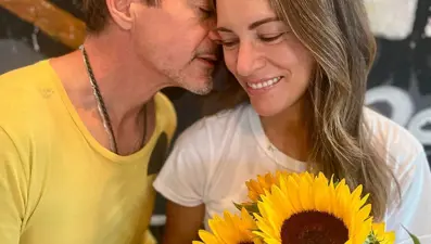 Robert Downey Jr'dan eşine: Aşkımız hala çiçek açıyor
