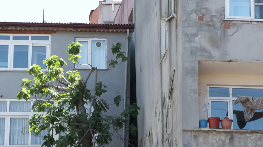 İstanbul'da bir çökme daha: Gaziosmanpaşa'da iki bina tahliye edildi 3