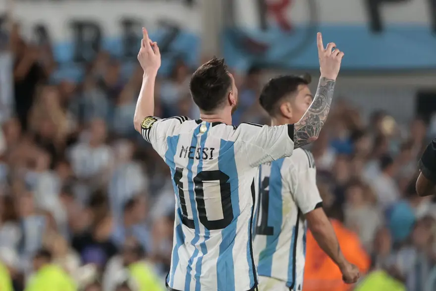 Lionel Messi kariyerinde 800 gole ulaştı 1