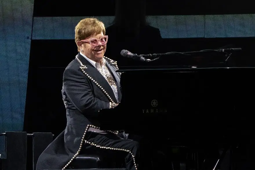Elton John: Artık turneye çıkmayacağım 1