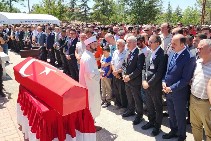 Orman yangınında şehit olan Muharrem Can, son yolculuğuna uğurlandı 2 Orman yangınında şehit olan Muharrem Can, son yolculuğuna uğurlandı 2