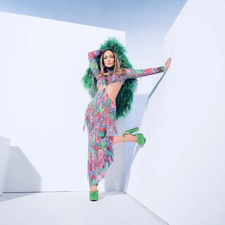 Jennifer Lopez'den yeni koleksiyon: Yaz sezonunun öne çıkan ayakkabı modelleri 2