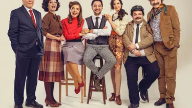 Burcu Kara tiyatroya dönüyor: Karanlıkta Komedi