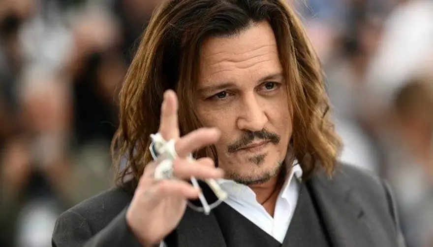 Johnny Depp, 28 yaşındaki Rus modelle aşk yaşıyor 2