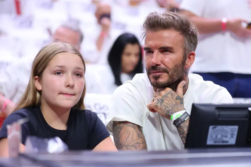Victoria Beckham'ın kızı Harper annesinin izinden gidiyor 1