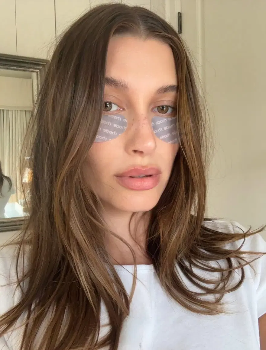 Hailey Bieber resmen milyarder oldu 4 Hailey Bieber resmen milyarder oldu 4