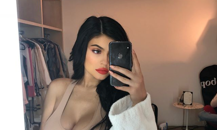 Kylie Jenner, Para, Sosyal Medya, Stormi, Dolar Kylie Jenner, Para, Sosyal Medya, Stormi, Dolar