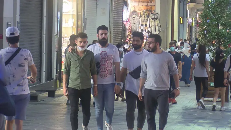 İstiklal Caddesi'nde hafta sonu yoğunluğu 3 İstiklal Caddesi'nde hafta sonu yoğunluğu 3