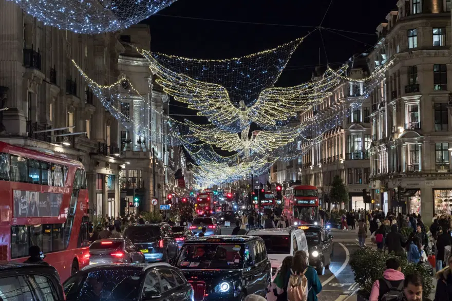 Londra sokakları Noel ve yılbaşı için süslendi 2 Londra sokakları Noel ve yılbaşı için süslendi 2