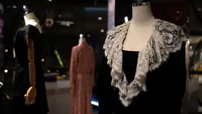 Prenses Diana'nın elbiseleri satışa çıkıyor: En büyük açık artırma