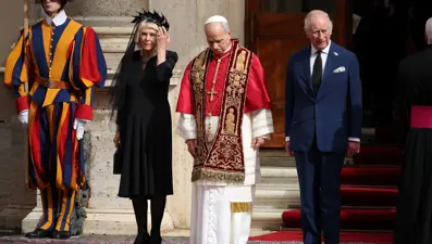 500 yıl sonra ilk: İngiltere Kralı Charles ve Papa Leo birlikte dua etti