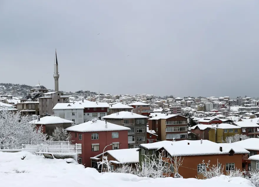İstanbul'da kar yağışı devam ediyor (AKOM ilçe ilçe kar kalınlıklarını paylaştı) 40