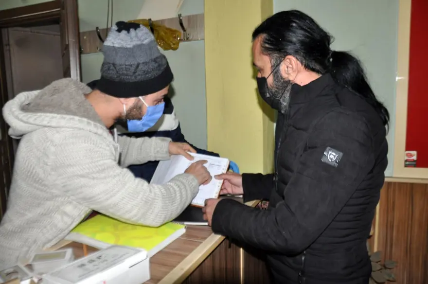 Polisin kapattığı kahvehaneyi 2 saat sonra yeniden açtılar 6