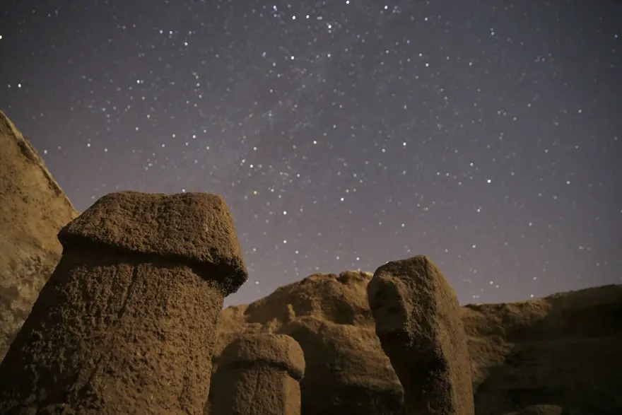 Neolitik dönemin önemli merkezi 'Karahantepe' yıldızların altında 20
