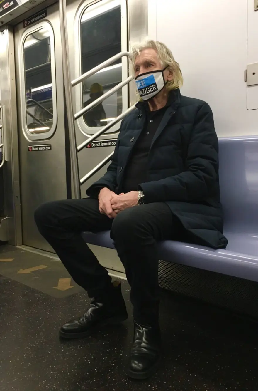 Oyuncu Merve Boluğur otobüste (Toplu taşıma kullanan ünlüler) 6