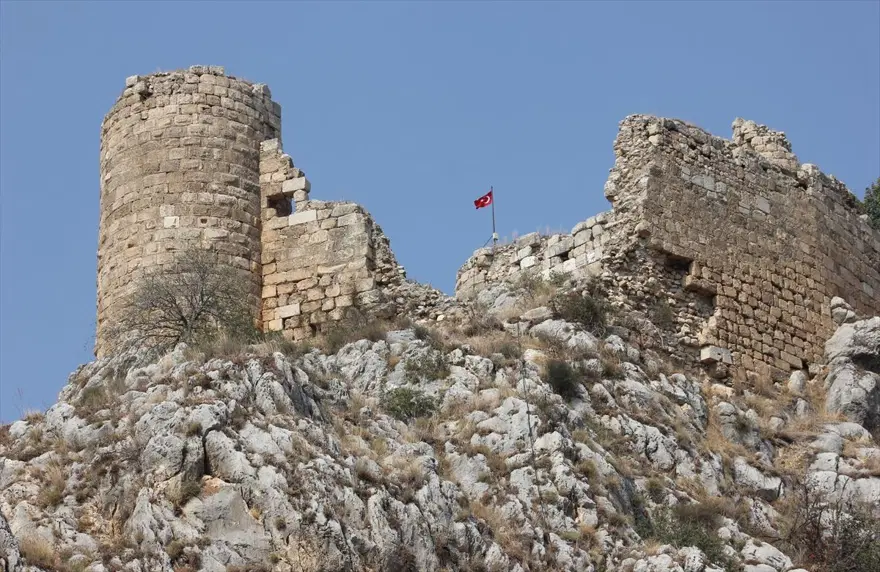 Çukurova'nın Efes'i Kastabala Antik Kenti adım adım gün yüzüne çıkıyor 4 Çukurova'nın Efes'i Kastabala Antik Kenti adım adım gün yüzüne çıkıyor 4