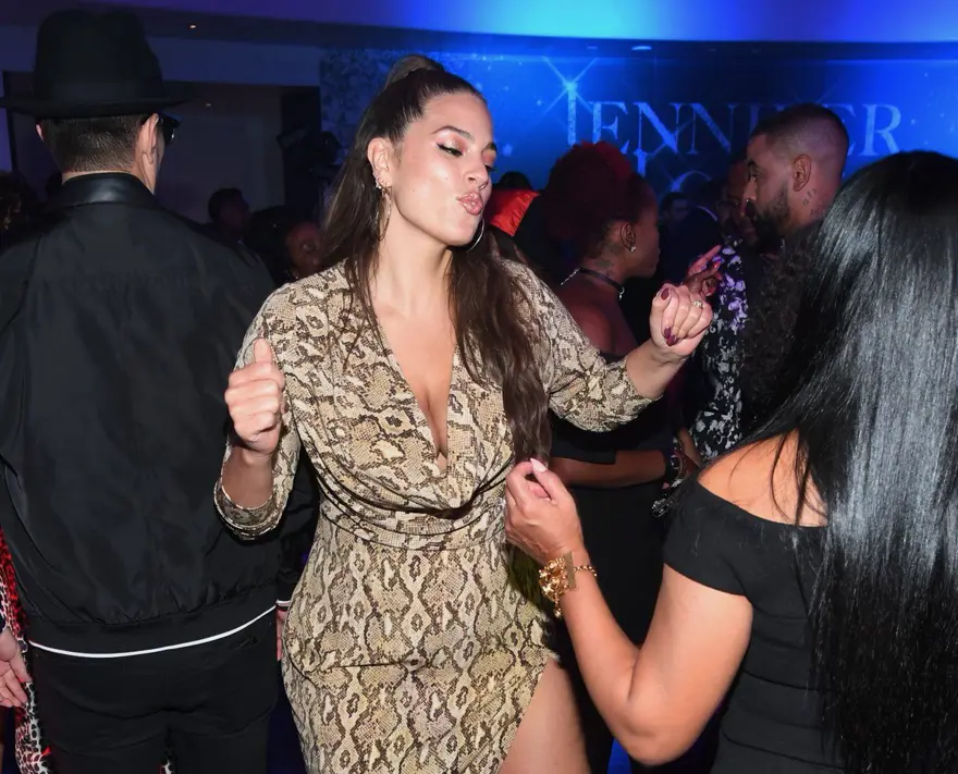 İLK BÜYÜK BEDEN MODEL ASHLEY GRAHAM'IN YENİ PROJESİ 9 İLK BÜYÜK BEDEN MODEL ASHLEY GRAHAM'IN YENİ PROJESİ 9