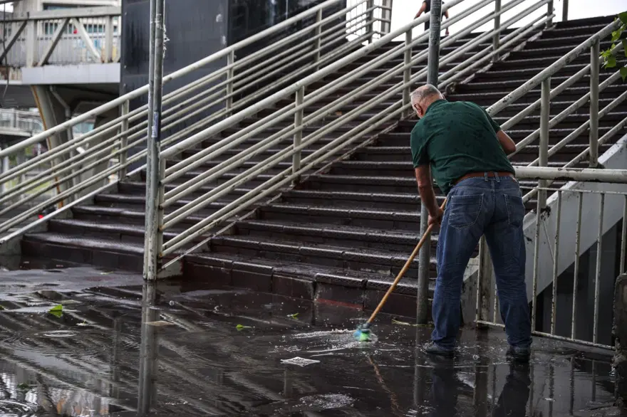 İstanbul'da sağanak yağış devam ediyor: Meteoroloji uyarmıştı 3