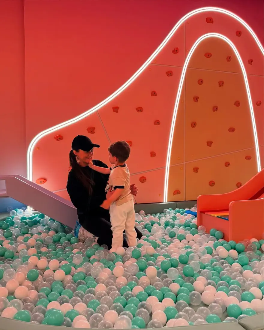 Oyuncu Hande Soral'dan mutlu aile pozları 4