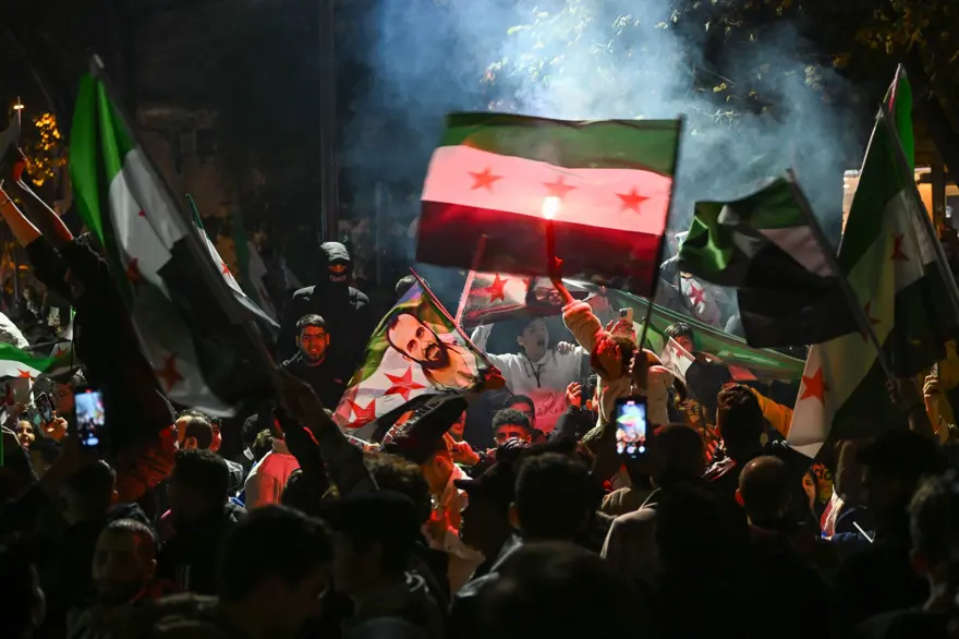 Avrupa'daki Suriyeliler, Baas rejiminin devrilmesini kutladı 13