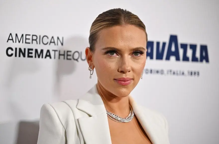 SCARLETT JOHANSSON 