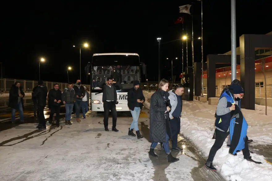Ukrayna'dan tahliyeler sürüyor: Peş peşe atılan bombalarla uyandık 