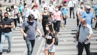 Danimarkalı bilim insanı: Omicron sayesinde Covid-19 pandemisi 2 ay içinde bitebilir