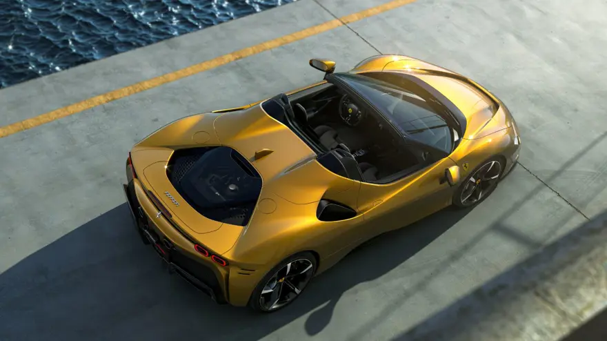 Ferrari'den üstü açılır hibrit elektrikli aracını tanıttı 2