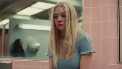 Sydney Sweeney, Euphoria setine geri döndü: "Ailemin yanına dönmek gibi"