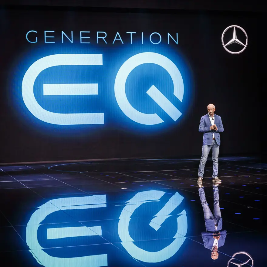 Mercedes-Benz yeni markasını Paris'te tanıttı 