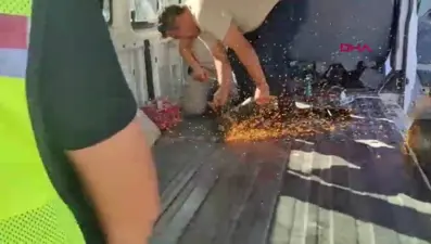 Piyasa değeri 2,5 milyon lira: Binlerce paket gizli bölmede bulundu